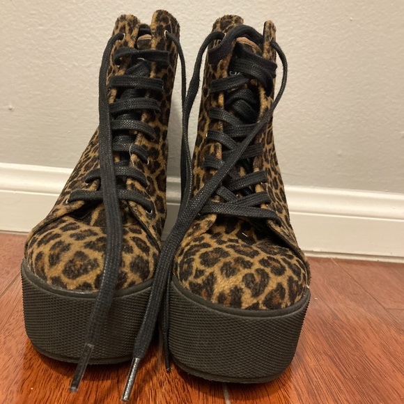 Lace up platform boots in cheetah print - (US size 7) - Picture 5 of 5